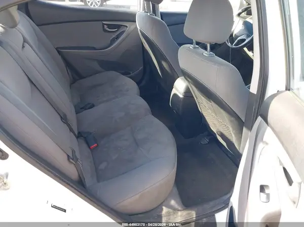 5NPDH4AE8GH692369 2016 HYUNDAI ELANTRA - Image 8