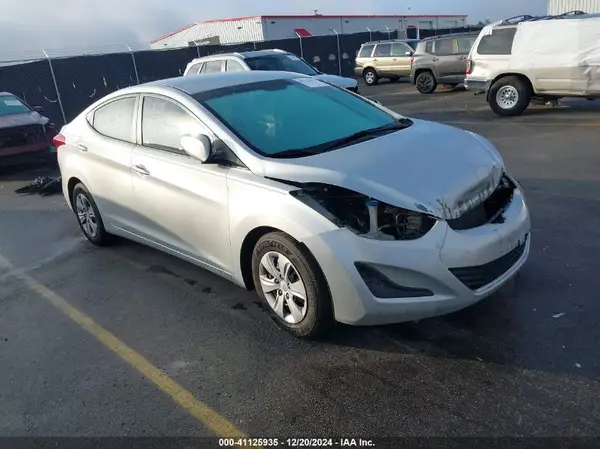 5NPDH4AE8GH692615 2016 HYUNDAI ELANTRA - Image 1