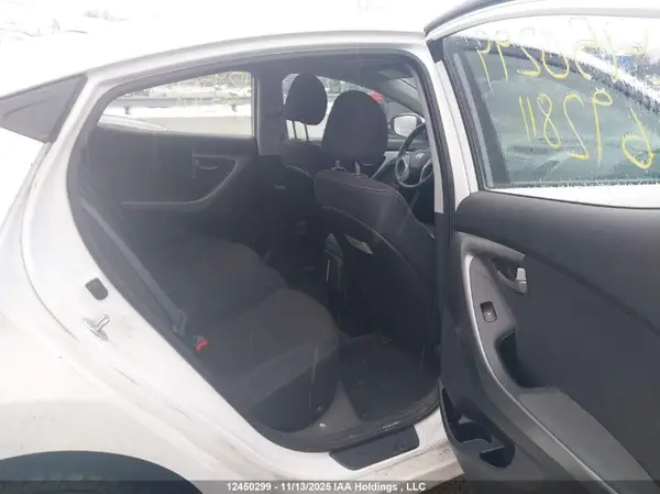 5NPDH4AE8GH692811 2016 HYUNDAI ELANTRA - Image 8