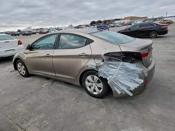 5NPDH4AE8GH694915 2016 HYUNDAI ELANTRA - Image 2