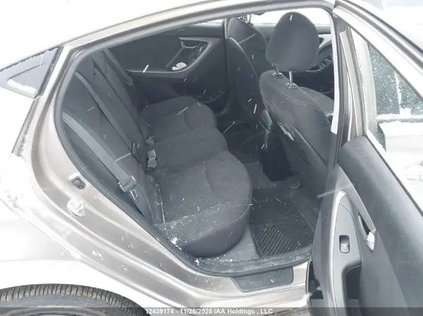 5NPDH4AE8GH694963 2016 HYUNDAI ELANTRA - Image 8