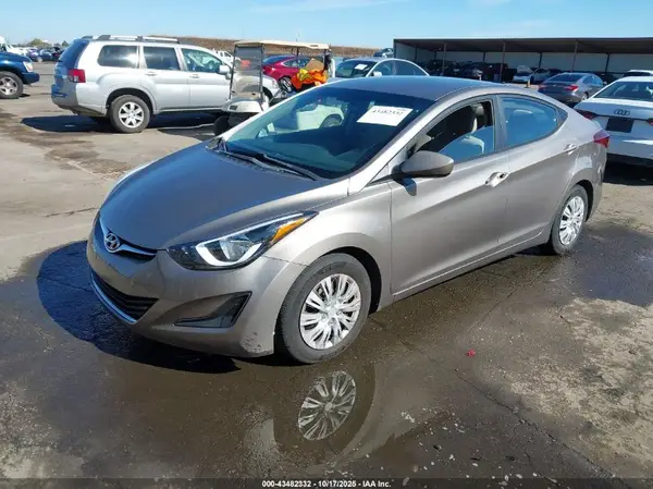 5NPDH4AE8GH695143 2016 HYUNDAI ELANTRA - Image 2