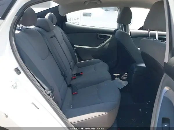 5NPDH4AE8GH696535 2016 HYUNDAI ELANTRA - Image 8