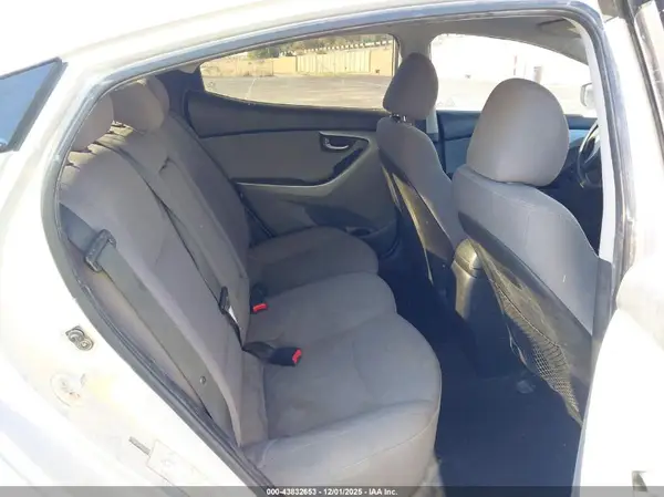 5NPDH4AE8GH696728 2016 HYUNDAI ELANTRA - Image 8