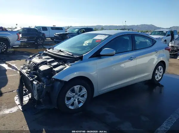 5NPDH4AE8GH699449 2016 HYUNDAI ELANTRA - Image 2