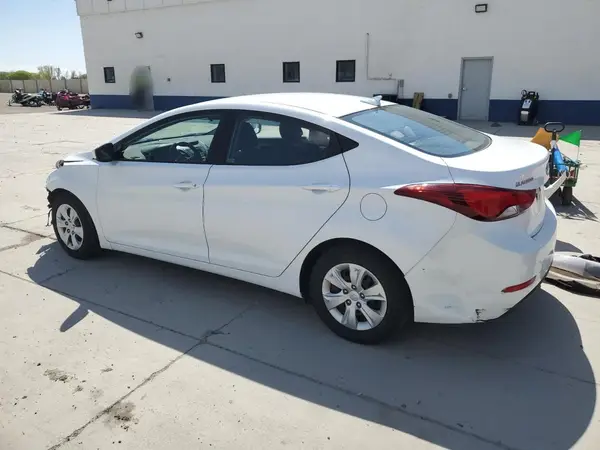 5NPDH4AE8GH701281 2016 HYUNDAI ELANTRA - Image 2
