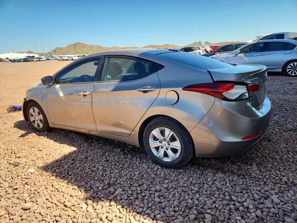 5NPDH4AE8GH702737 2016 HYUNDAI ELANTRA - Image 2
