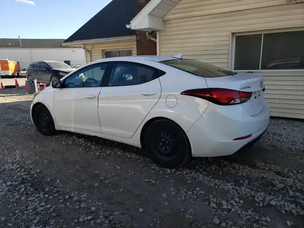 5NPDH4AE8GH704410 2016 HYUNDAI ELANTRA - Image 2