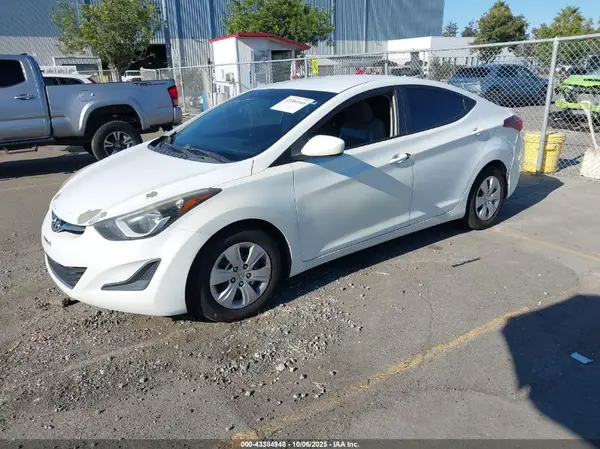 5NPDH4AE8GH704939 2016 HYUNDAI ELANTRA - Image 2
