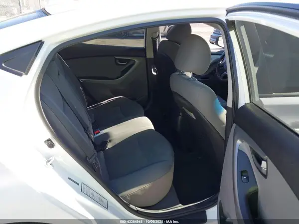 5NPDH4AE8GH704939 2016 HYUNDAI ELANTRA - Image 8