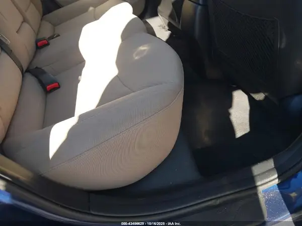 5NPDH4AE8GH705234 2016 HYUNDAI ELANTRA - Image 8