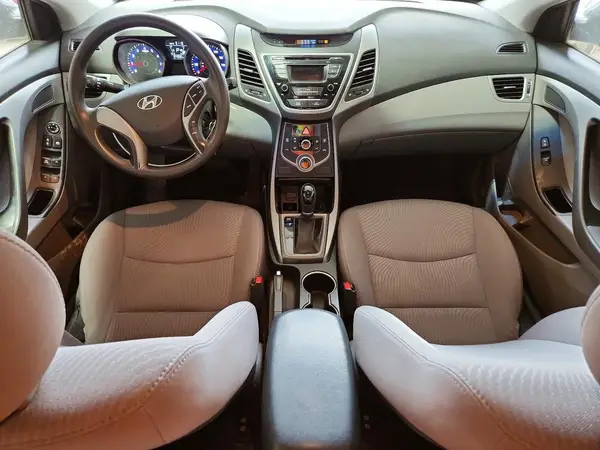 5NPDH4AE8GH705556 2016 HYUNDAI ELANTRA - Image 8