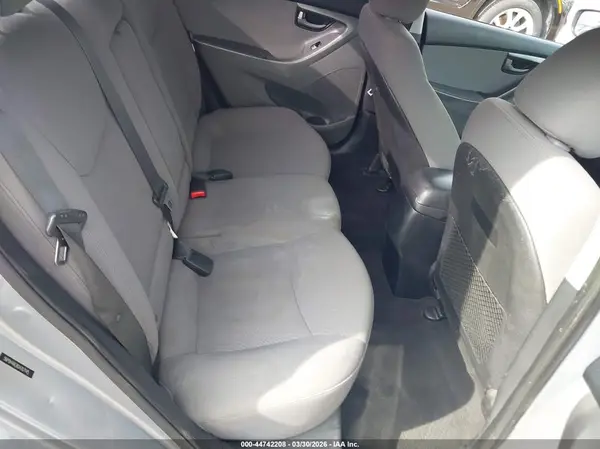 5NPDH4AE8GH707145 2016 HYUNDAI ELANTRA - Image 8
