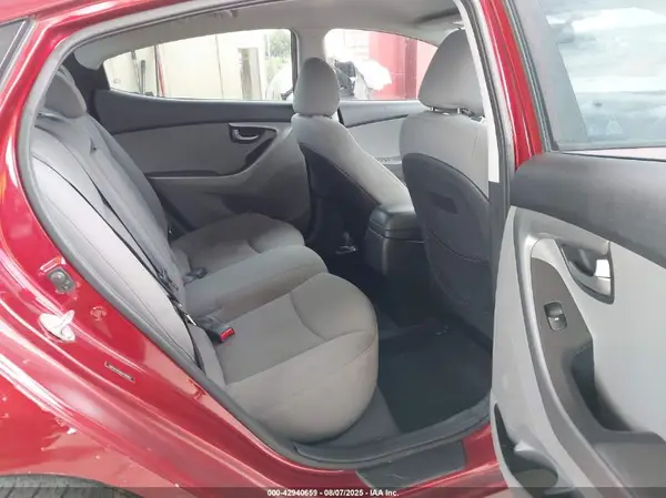 5NPDH4AE8GH708960 2016 HYUNDAI ELANTRA - Image 8