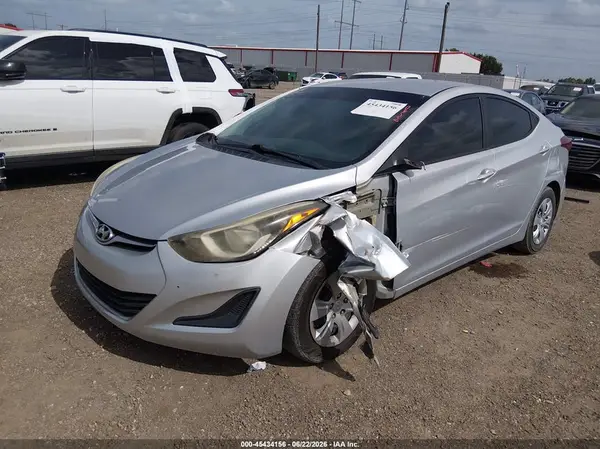 5NPDH4AE8GH709350 2016 HYUNDAI ELANTRA - Image 2