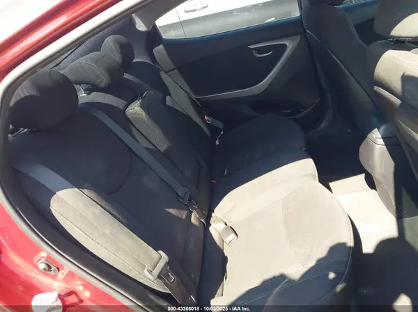 5NPDH4AE8GH711180 2016 HYUNDAI ELANTRA - Image 8