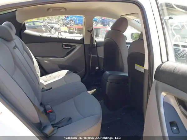 5NPDH4AE8GH712927 2016 HYUNDAI ELANTRA - Image 8
