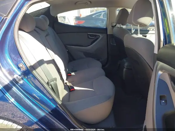 5NPDH4AE8GH713382 2016 HYUNDAI ELANTRA - Image 8