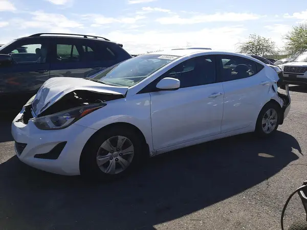 5NPDH4AE8GH713575 2016 HYUNDAI ELANTRA - Image 1