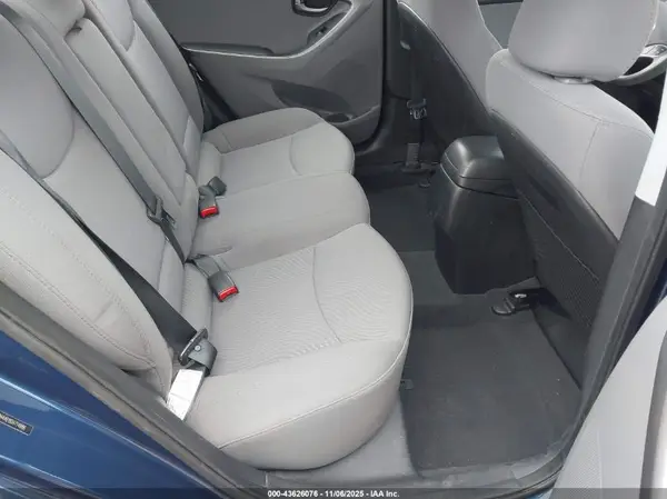 5NPDH4AE8GH714886 2016 HYUNDAI ELANTRA - Image 8
