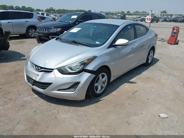 5NPDH4AE8GH715813 2016 HYUNDAI ELANTRA - Image 2