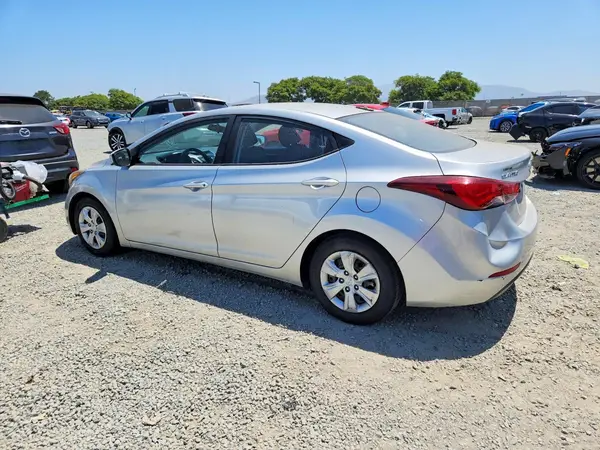5NPDH4AE8GH718906 2016 HYUNDAI ELANTRA - Image 2