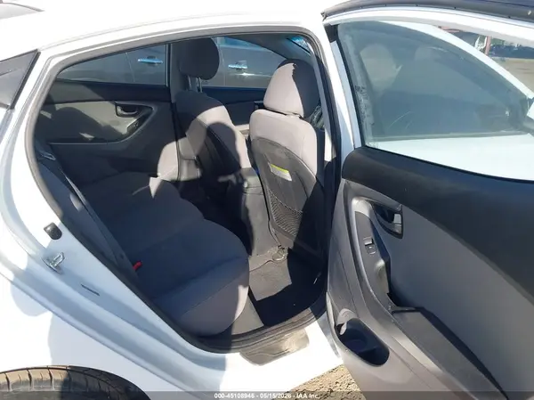 5NPDH4AE8GH721241 2016 HYUNDAI ELANTRA - Image 8
