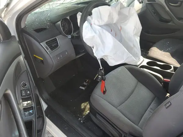 5NPDH4AE8GH721286 2016 HYUNDAI ELANTRA - Image 8