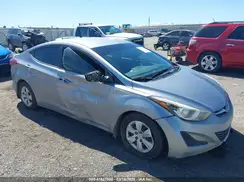 5NPDH4AE8GH721806 2016 HYUNDAI ELANTRA