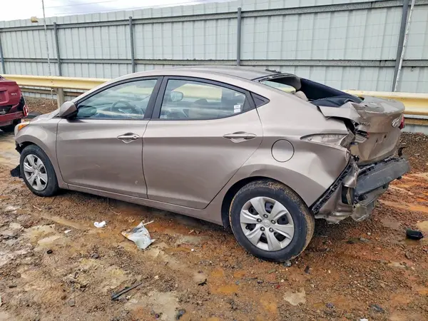 5NPDH4AE8GH723765 2016 HYUNDAI ELANTRA - Image 2