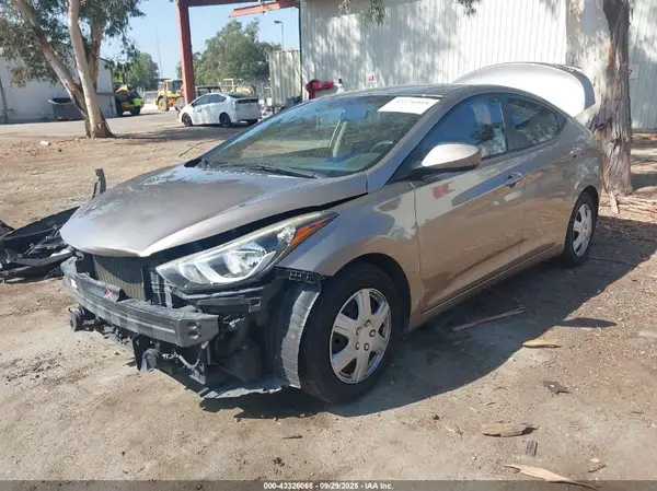 5NPDH4AE8GH725581 2016 HYUNDAI ELANTRA - Image 2