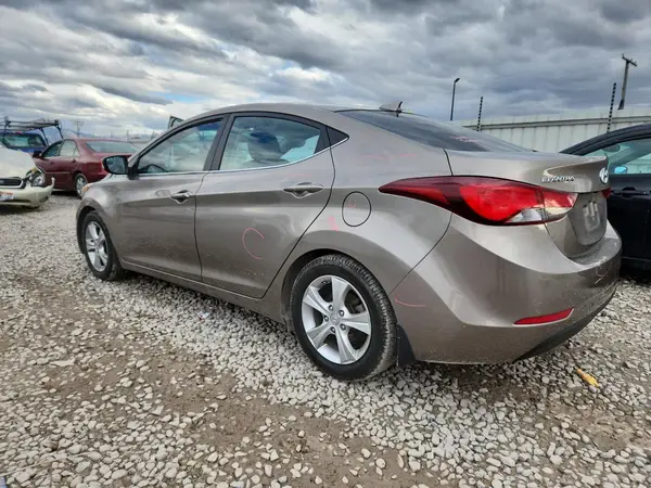 5NPDH4AE8GH726455 2016 HYUNDAI ELANTRA - Image 2