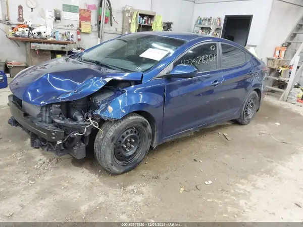 5NPDH4AE8GH726939 2016 HYUNDAI ELANTRA - Image 2