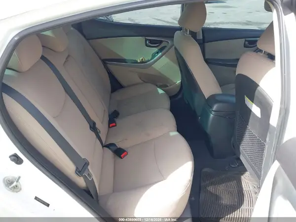 5NPDH4AE8GH729355 2016 HYUNDAI ELANTRA - Image 8
