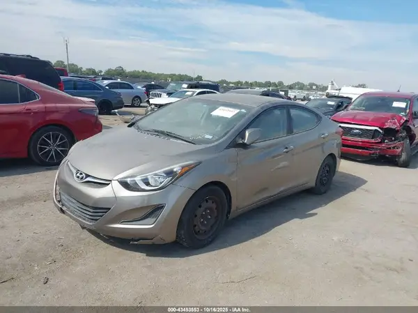 5NPDH4AE8GH729937 2016 HYUNDAI ELANTRA - Image 2