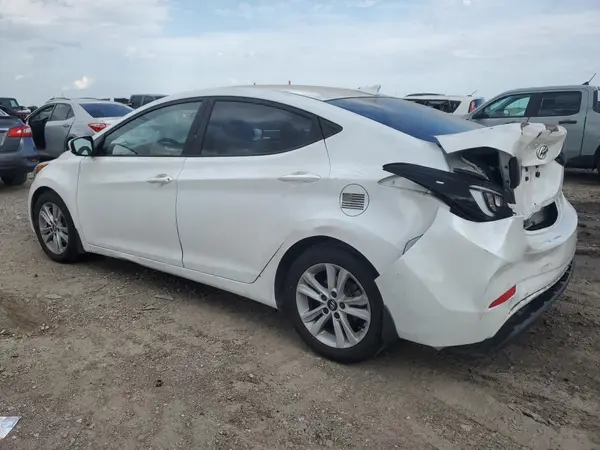 5NPDH4AE8GH731140 2016 HYUNDAI ELANTRA - Image 2