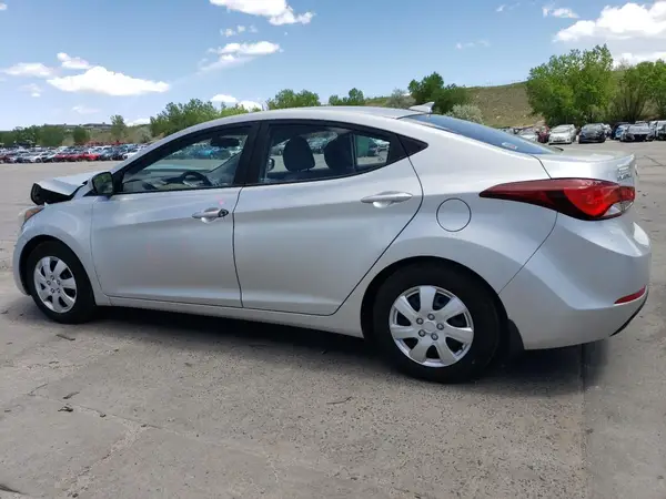 5NPDH4AE8GH731574 2016 HYUNDAI ELANTRA - Image 2