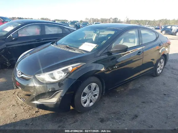 5NPDH4AE8GH734944 2016 HYUNDAI ELANTRA - Image 2