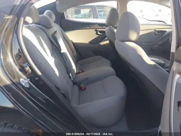 5NPDH4AE8GH734944 2016 HYUNDAI ELANTRA - Image 8