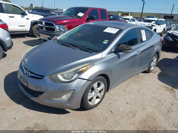 5NPDH4AE8GH735382 2016 HYUNDAI ELANTRA - Image 2