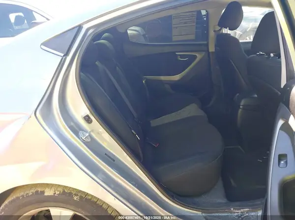 5NPDH4AE8GH735382 2016 HYUNDAI ELANTRA - Image 8