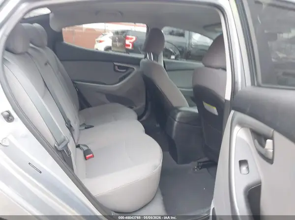 5NPDH4AE8GH735415 2016 HYUNDAI ELANTRA - Image 8