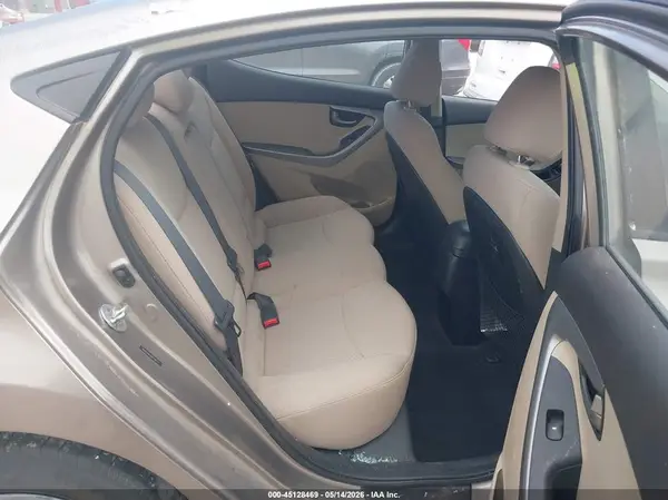 5NPDH4AE8GH736127 2016 HYUNDAI ELANTRA - Image 8