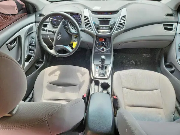 5NPDH4AE8GH738556 2016 HYUNDAI ELANTRA - Image 8