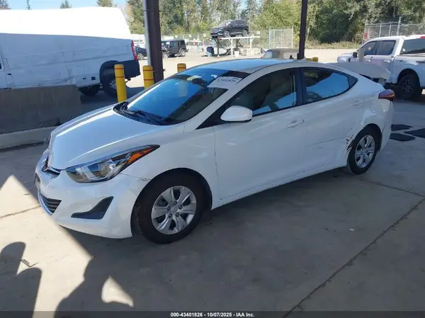 5NPDH4AE8GH741621 2016 HYUNDAI ELANTRA - Image 2