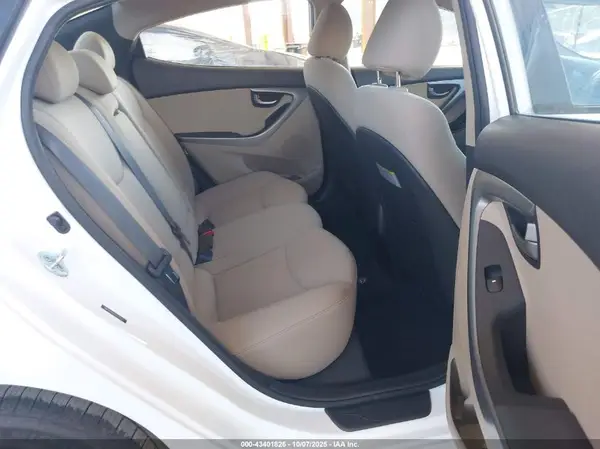5NPDH4AE8GH741621 2016 HYUNDAI ELANTRA - Image 8