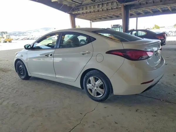 5NPDH4AE8GH742428 2016 HYUNDAI ELANTRA - Image 2