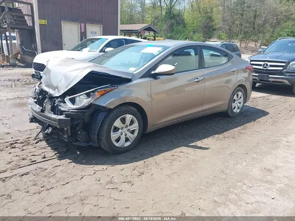 5NPDH4AE8GH743742 2016 HYUNDAI ELANTRA - Image 2