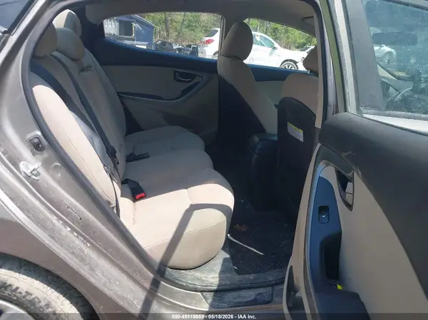 5NPDH4AE8GH743742 2016 HYUNDAI ELANTRA - Image 7