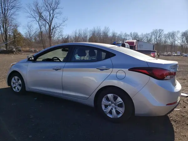 5NPDH4AE8GH744857 2016 HYUNDAI ELANTRA - Image 2